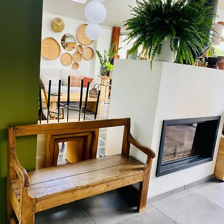 Aux3maisons Bed & Breakfast *